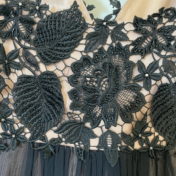 Jovani Lace Dress | size 2 - Picture 4 of 6